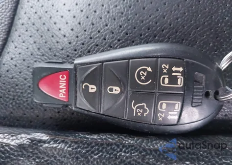 2013 Chrysler Town & Country Touring-L из США, поврежденный, VIN 2C4RC1CG9DR681316